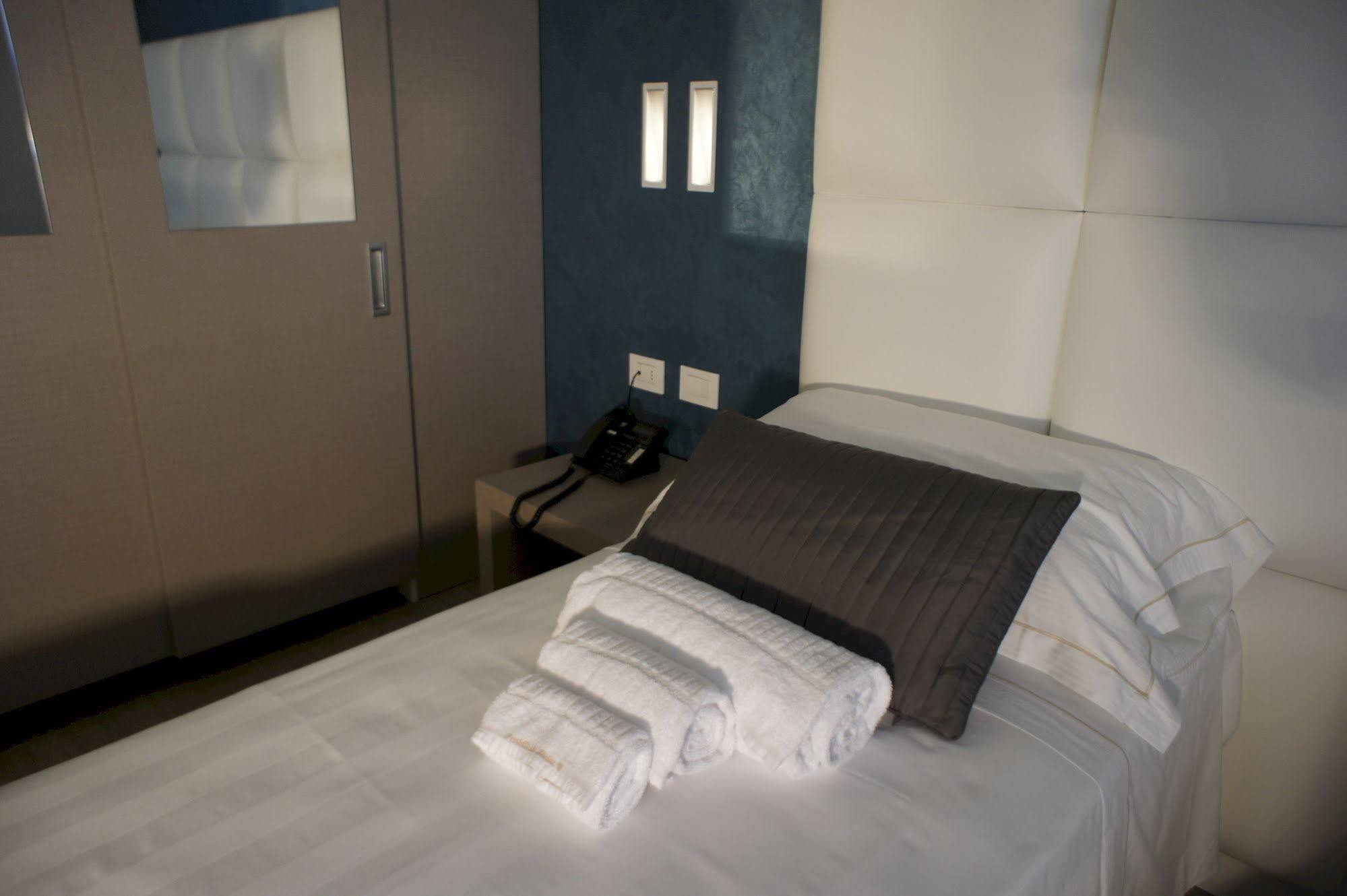 Hotel Al Veliero Pontevico Luaran gambar